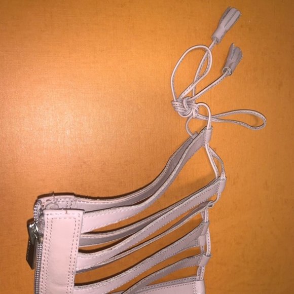 ✨SOLD✨ VINCE CAMUTO ‘OLIVIAN’ Nude Gladiator Heels - Picture 6 of 9